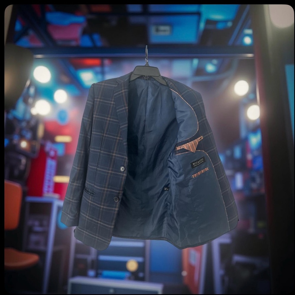 Blue Blazer with Structured Silhouette and Notched Lapels